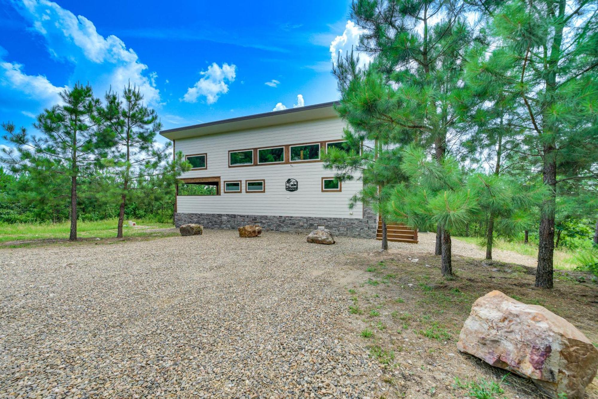 Tree-Lined Broken Bow Studio With Private Hot Tub! ภายนอก รูปภาพ
